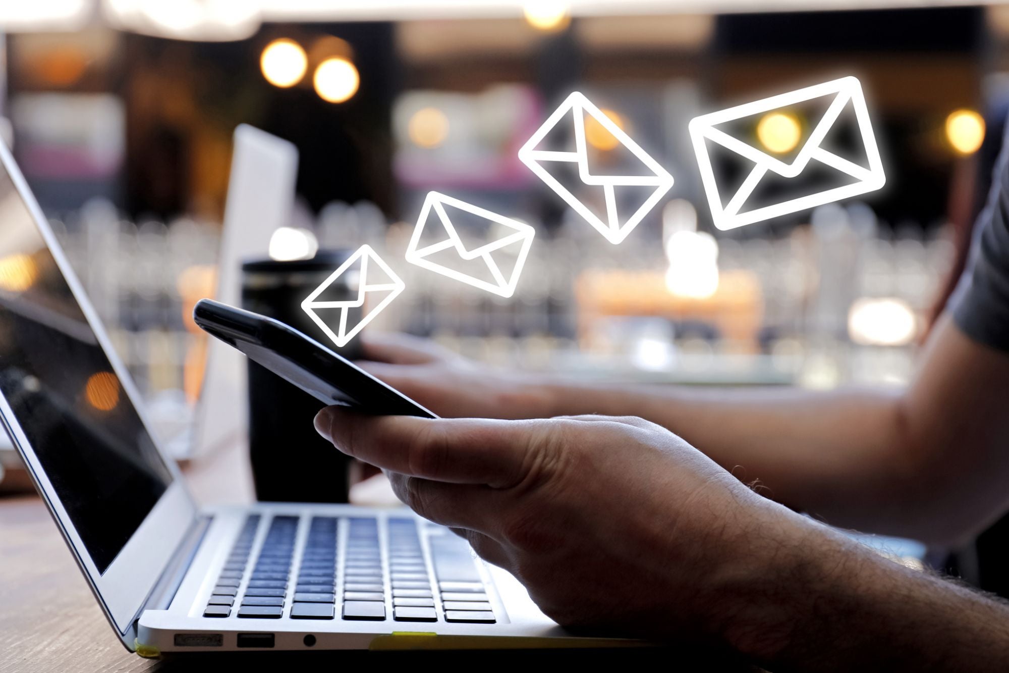 Truyền thông số là gì? Các Kênh Digital Communication Phổ Biến Nhất Email marketing là gì? 6+ lợi ích email marketing mang lại