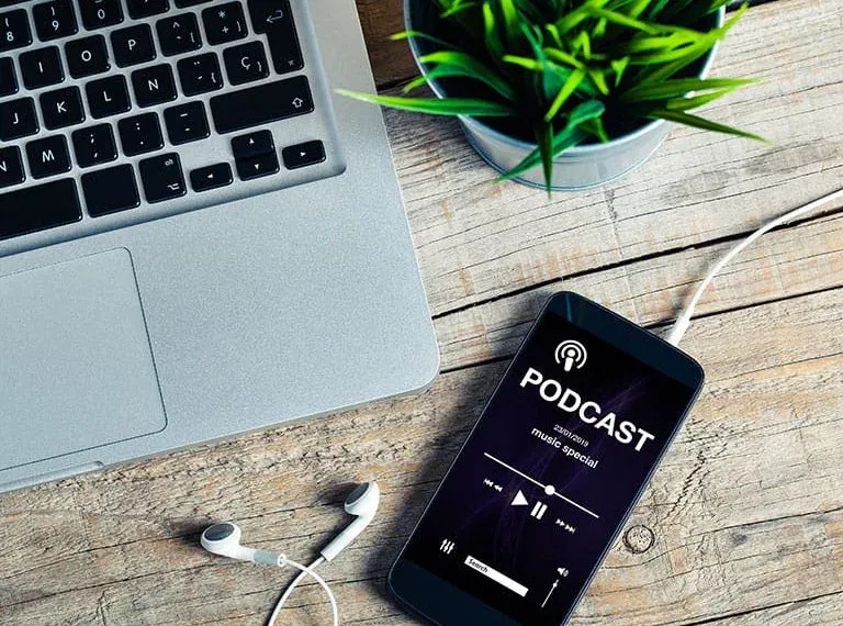 Podcast là gì? Lợi ích và các nền tảng nghe Podcast phổ biến Podcast là gì? Cách làm podcast kiếm tiền bắt đầu từ con số 0
