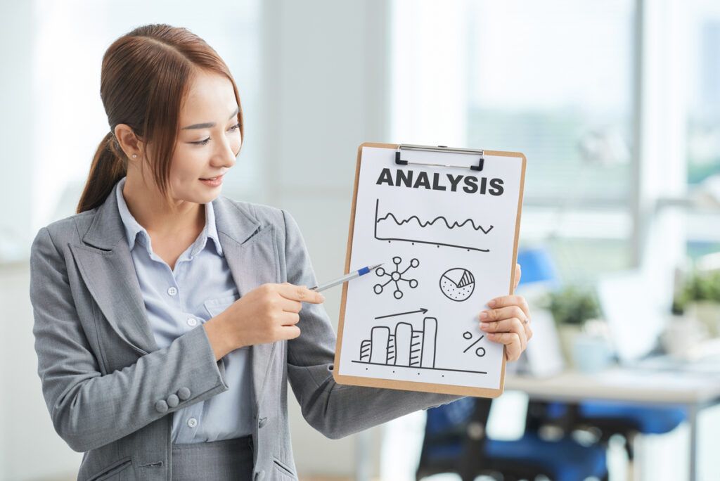 Case study là gì? Quy trình xây dựng và cách phân tích hiệu quả 2 Case study giúp làm rõ các yếu tố phức tạp, nguyên nhân cốt rễ và rút ra các bài học kinh nghiệm