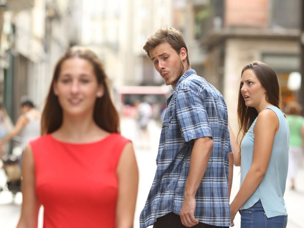  Meme "Distracted Boyfriend"